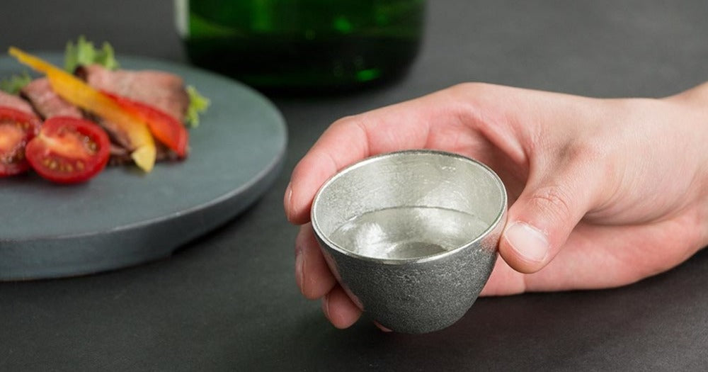 錫のおちょこ(ぐい呑み)で日本酒を極上に。